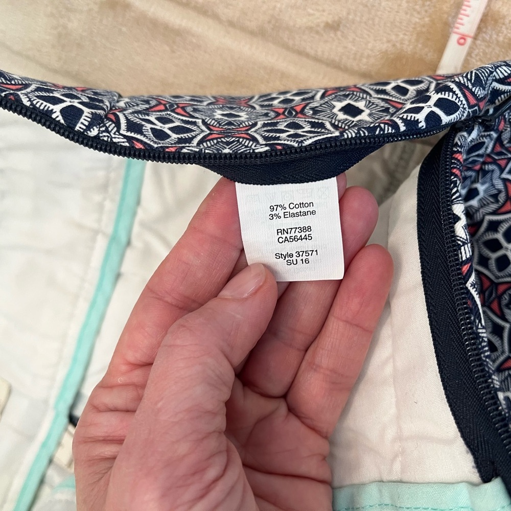 Patterned Women's Shorts - Picture 5 of 10